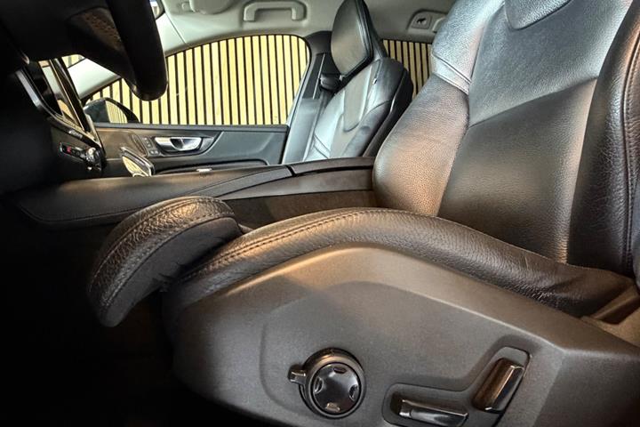 Sort Volvo V60 fra 2021