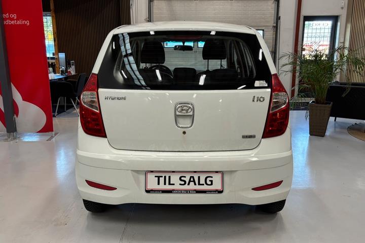 Hvid Hyundai i10 fra 2011