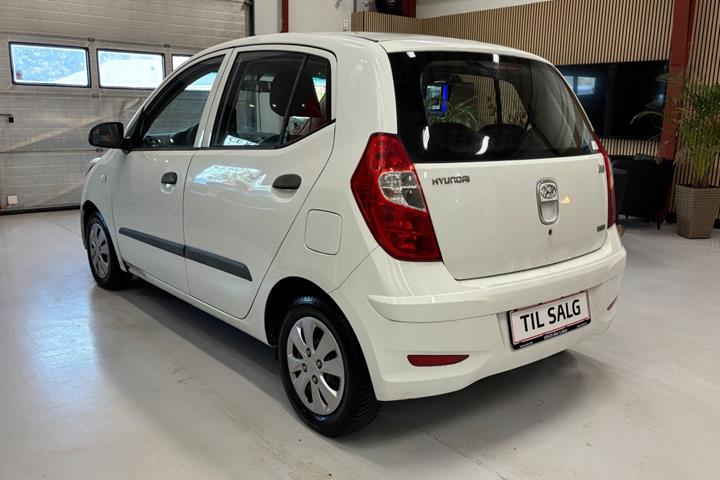 Hvid Hyundai i10 fra 2011