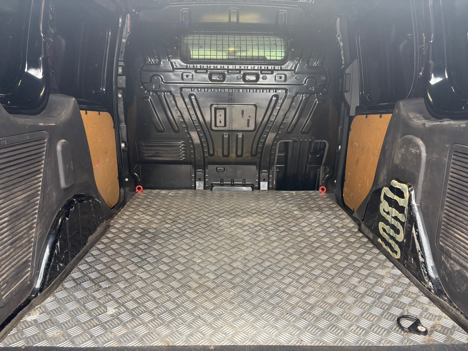 Sort Ford Transit Connect fra 2014