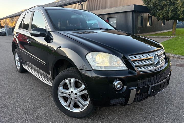 Sort Mercedes ML320 fra 2007
