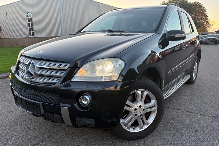 Sort Mercedes ML320 fra 2007