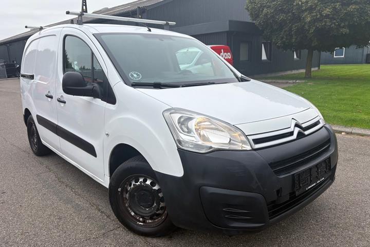 Gul Citroën Berlingo fra 2016