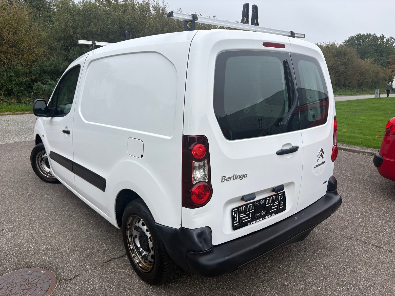 Gul Citroën Berlingo fra 2016