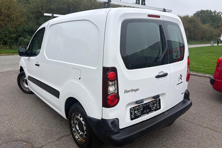 Gul Citroën Berlingo fra 2016