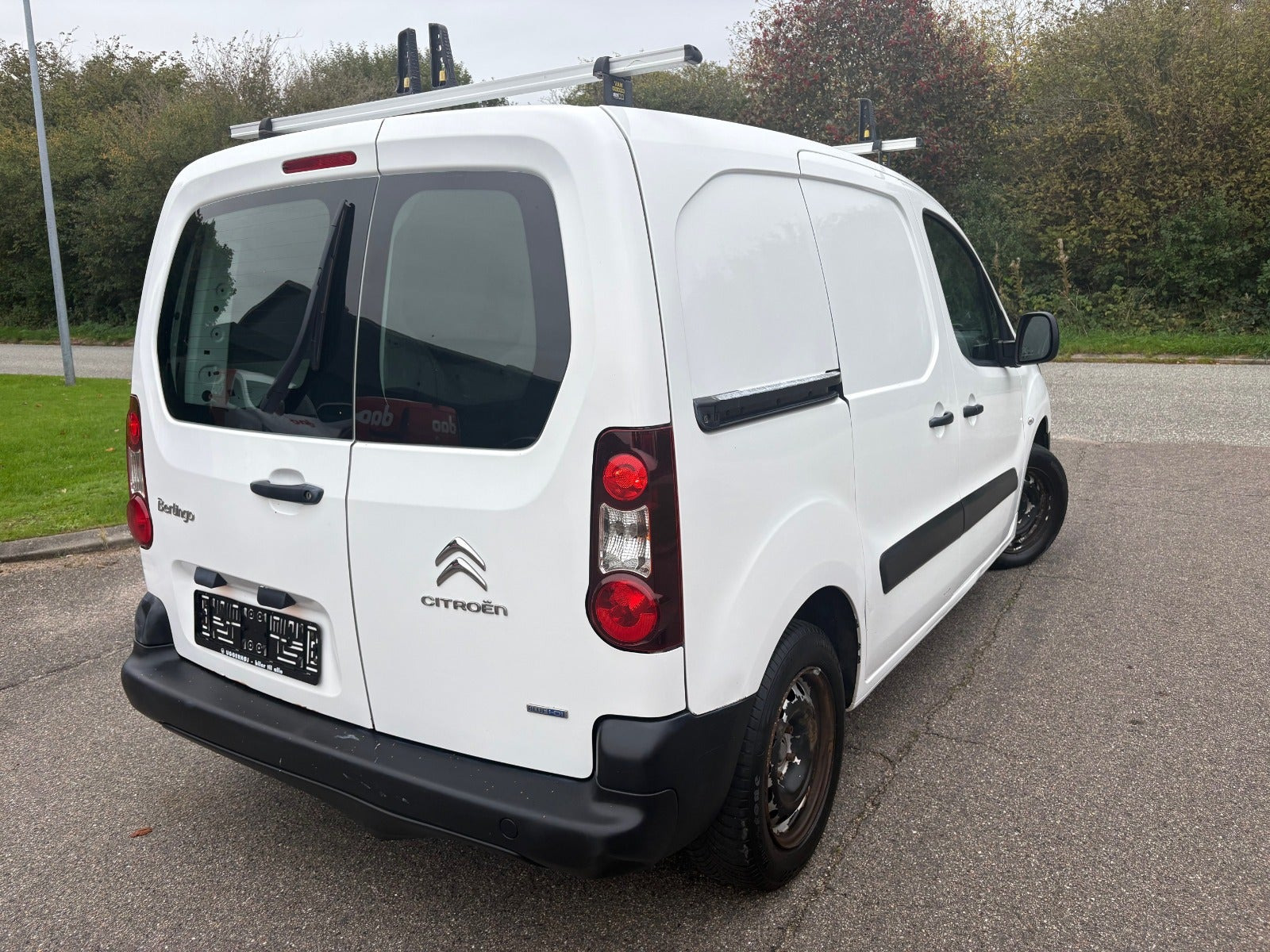 Gul Citroën Berlingo fra 2016