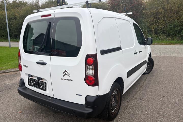 Gul Citroën Berlingo fra 2016