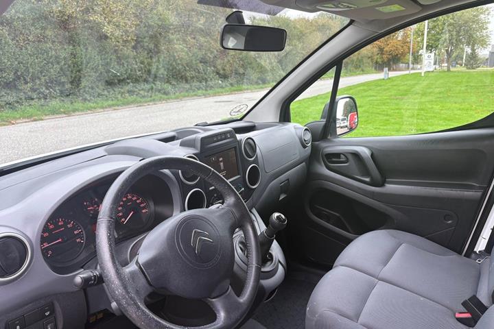 Gul Citroën Berlingo fra 2016
