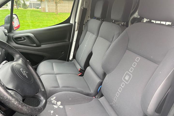 Gul Citroën Berlingo fra 2016