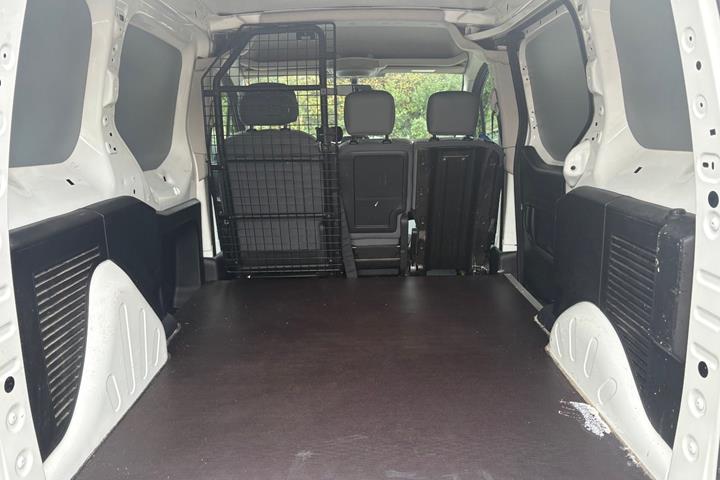 Gul Citroën Berlingo fra 2016