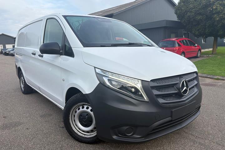 Hvid Mercedes Vito 114 fra 2016