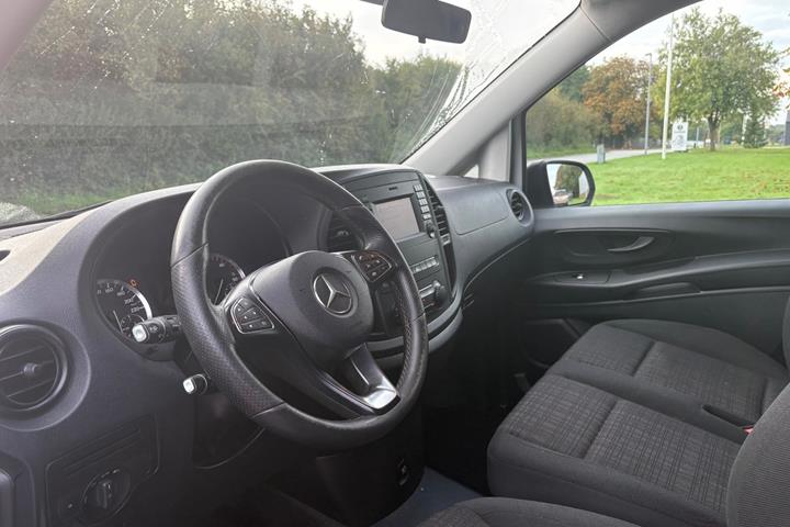 Hvid Mercedes Vito 114 fra 2016