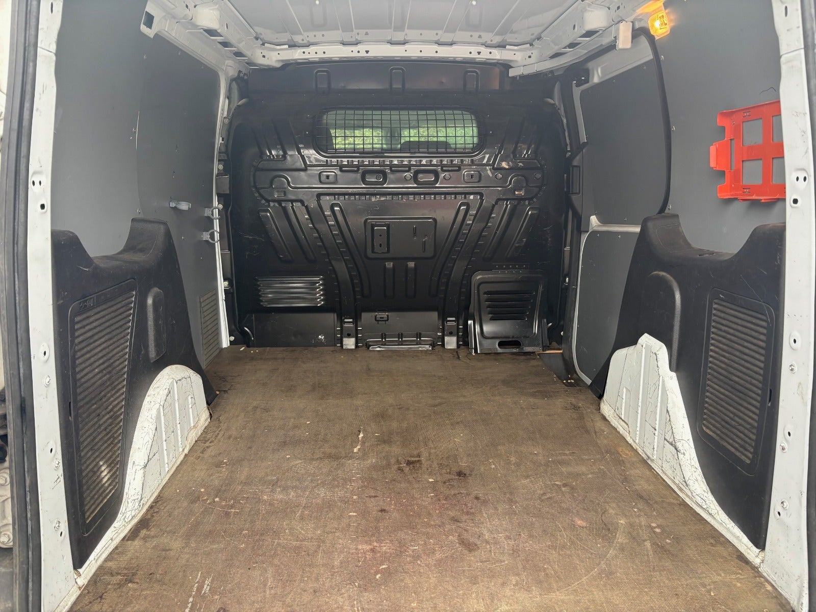 Hvid Mercedes Vito 114 fra 2016