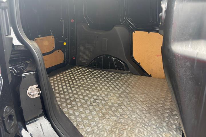 Sort Ford Transit Connect fra 2015