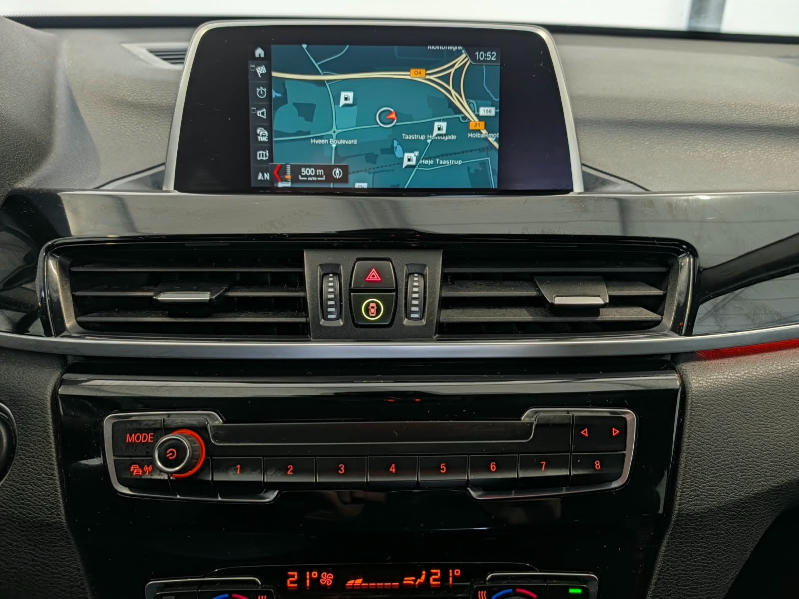 Grå BMW X1 fra 2017