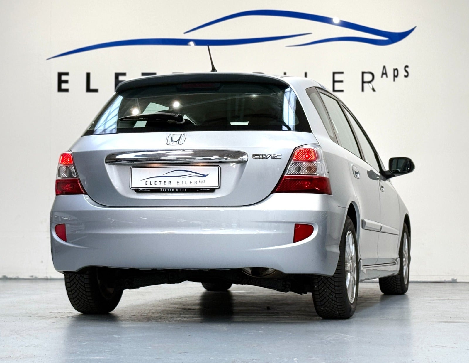 Sølv Honda Civic fra 2004