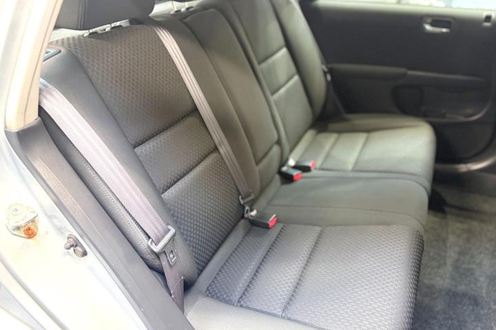Sølv Honda Civic fra 2004
