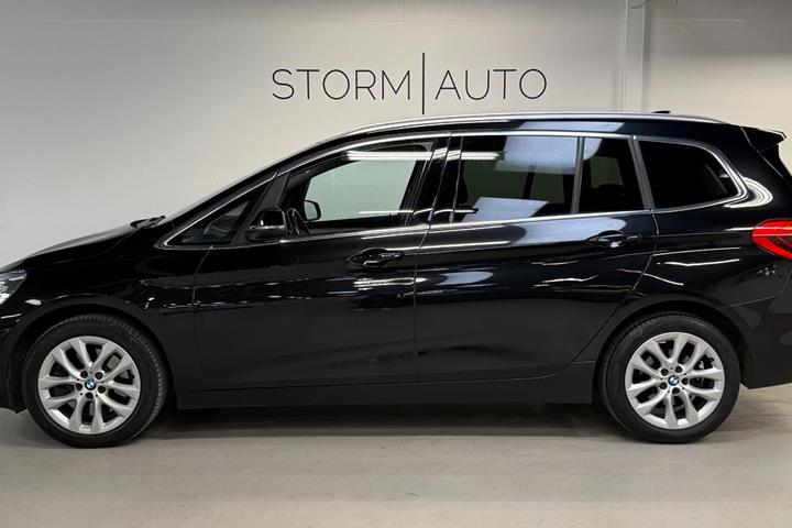 Sort BMW 220d fra 2017