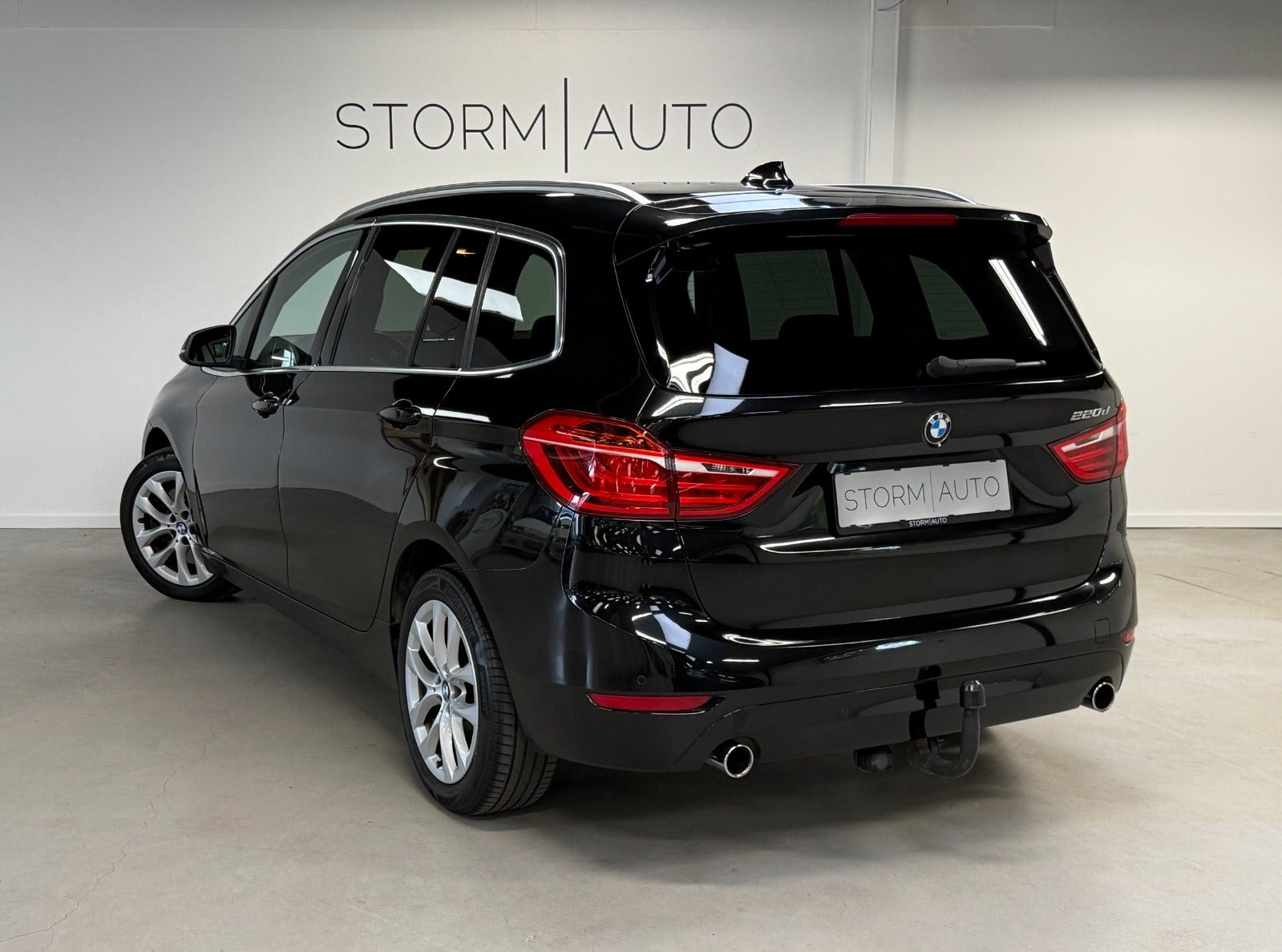 Sort BMW 220d fra 2017