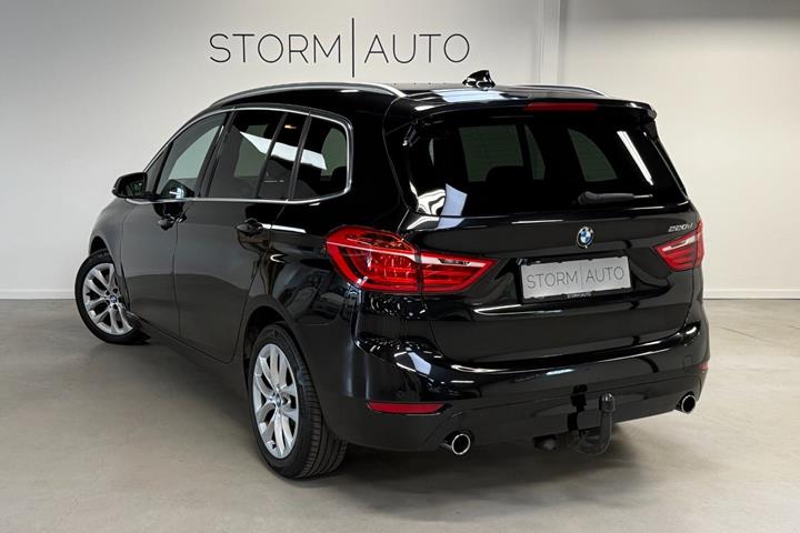Sort BMW 220d fra 2017