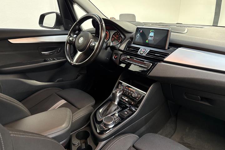 Sort BMW 220d fra 2017