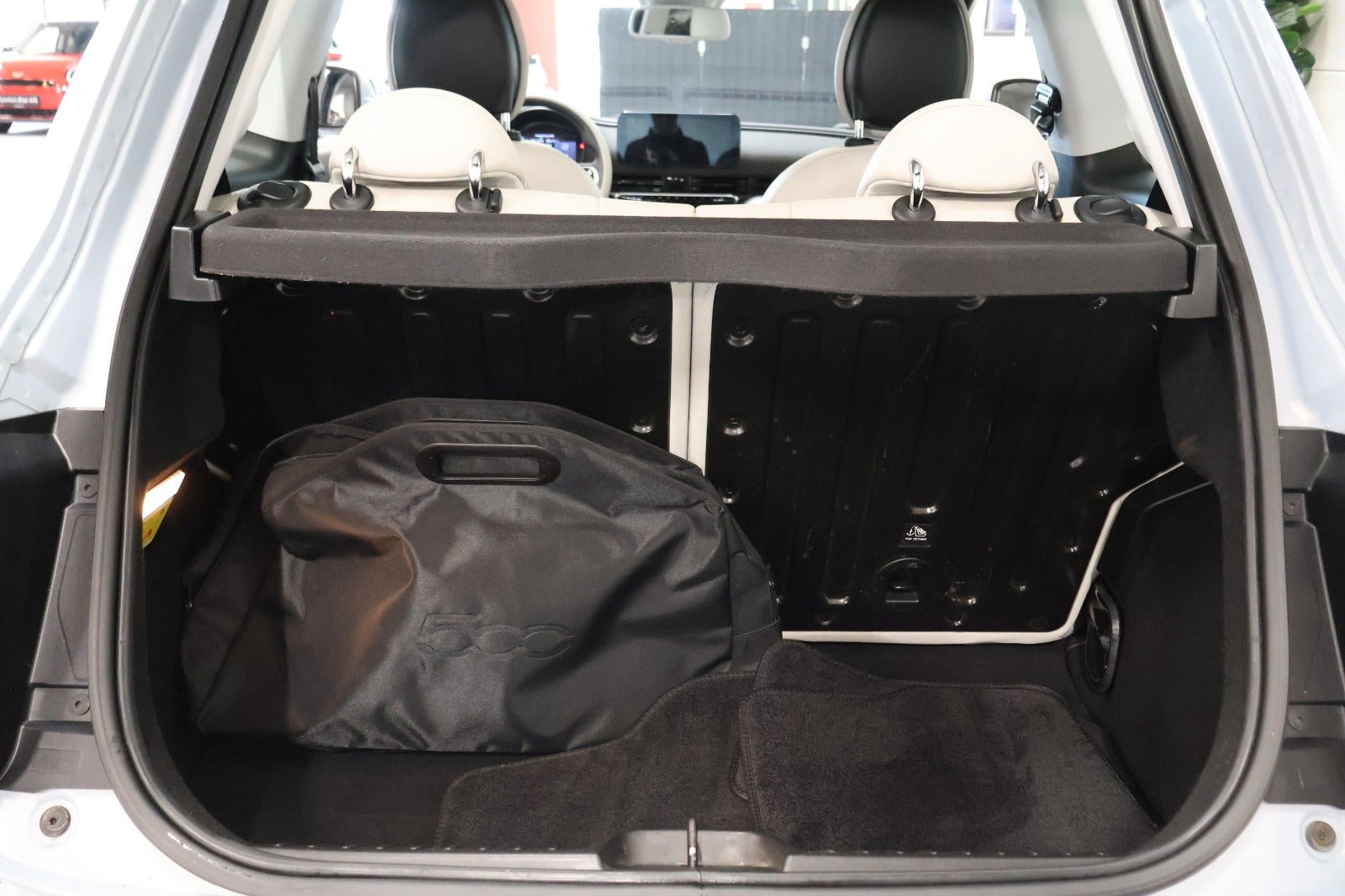 Blå Fiat 500e fra 2021