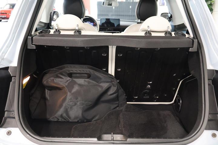 Blå Fiat 500e fra 2021