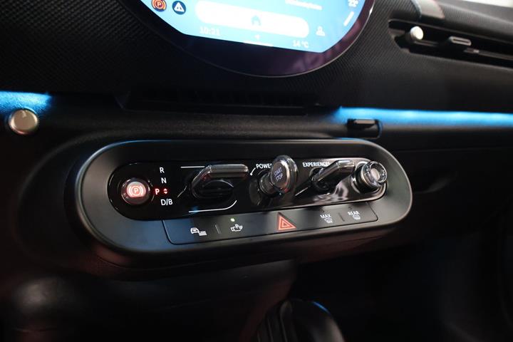 Rød Mini Cooper SE fra 2025