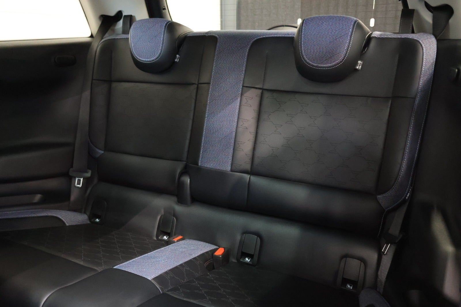 Rød Mini Cooper SE fra 2025