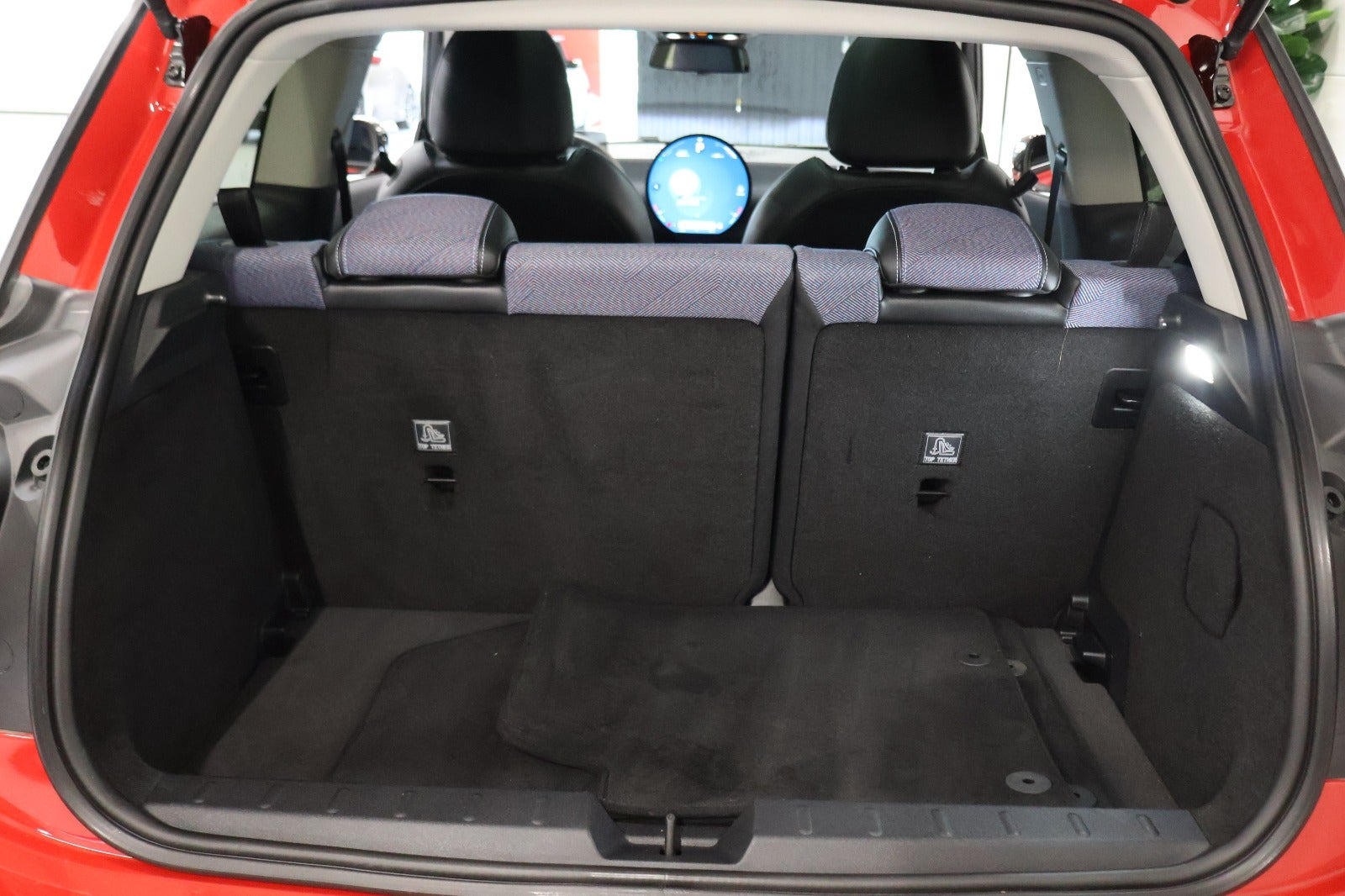 Rød Mini Cooper SE fra 2025
