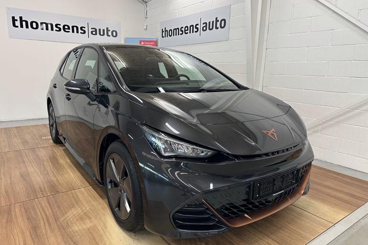 Grøn Cupra Born fra 2023 set udefra