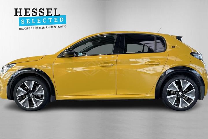 Gul Peugeot e-208 fra 2021