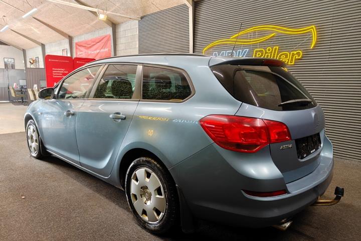 undefined Opel Astra fra 2011