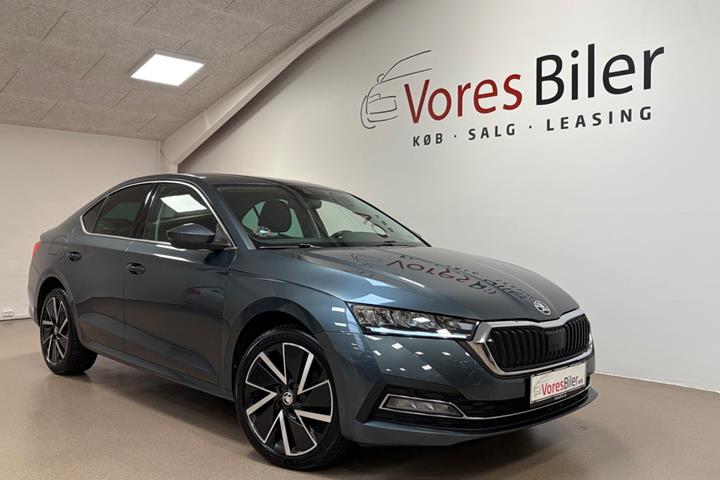 Grå Skoda Octavia fra 2021