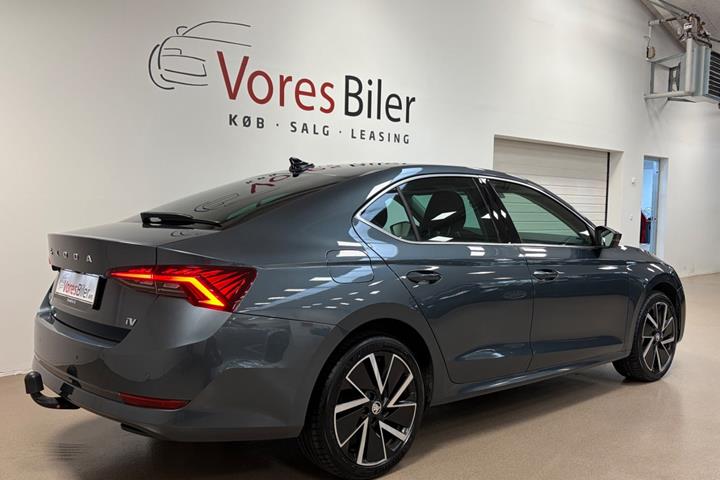 Grå Skoda Octavia fra 2021