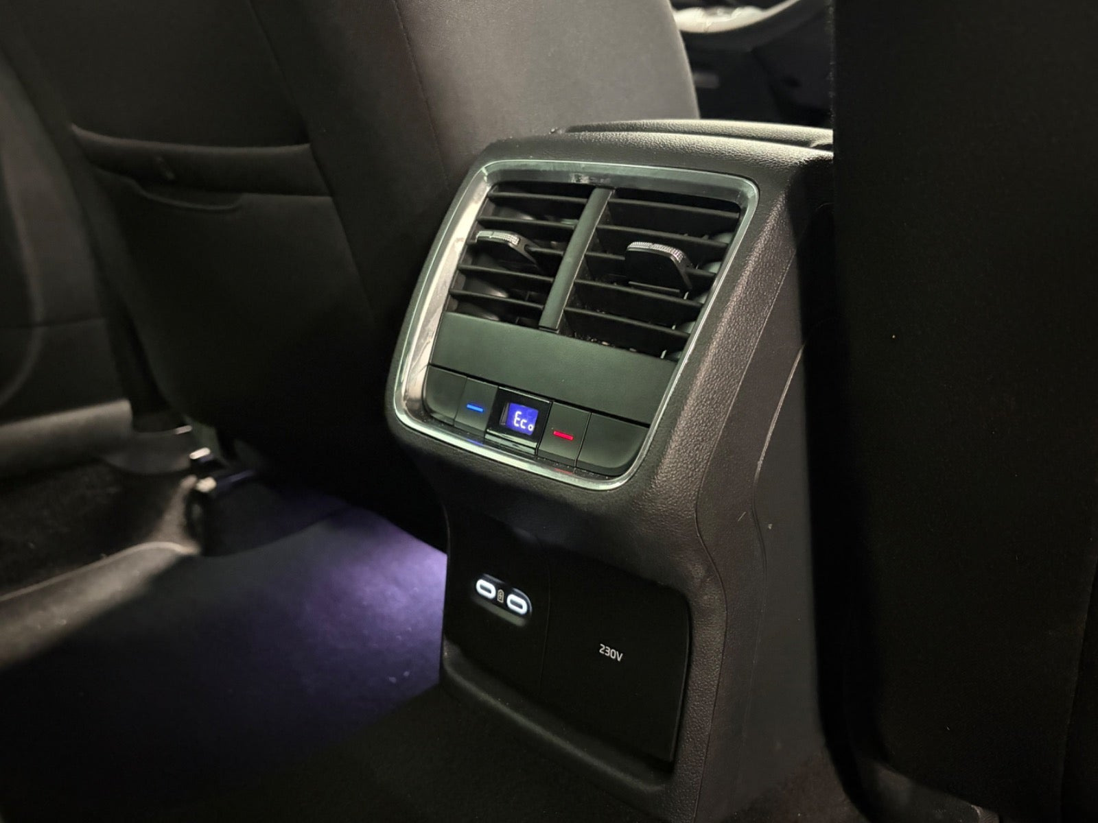 Grå Skoda Octavia fra 2021