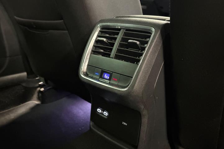 Grå Skoda Octavia fra 2021