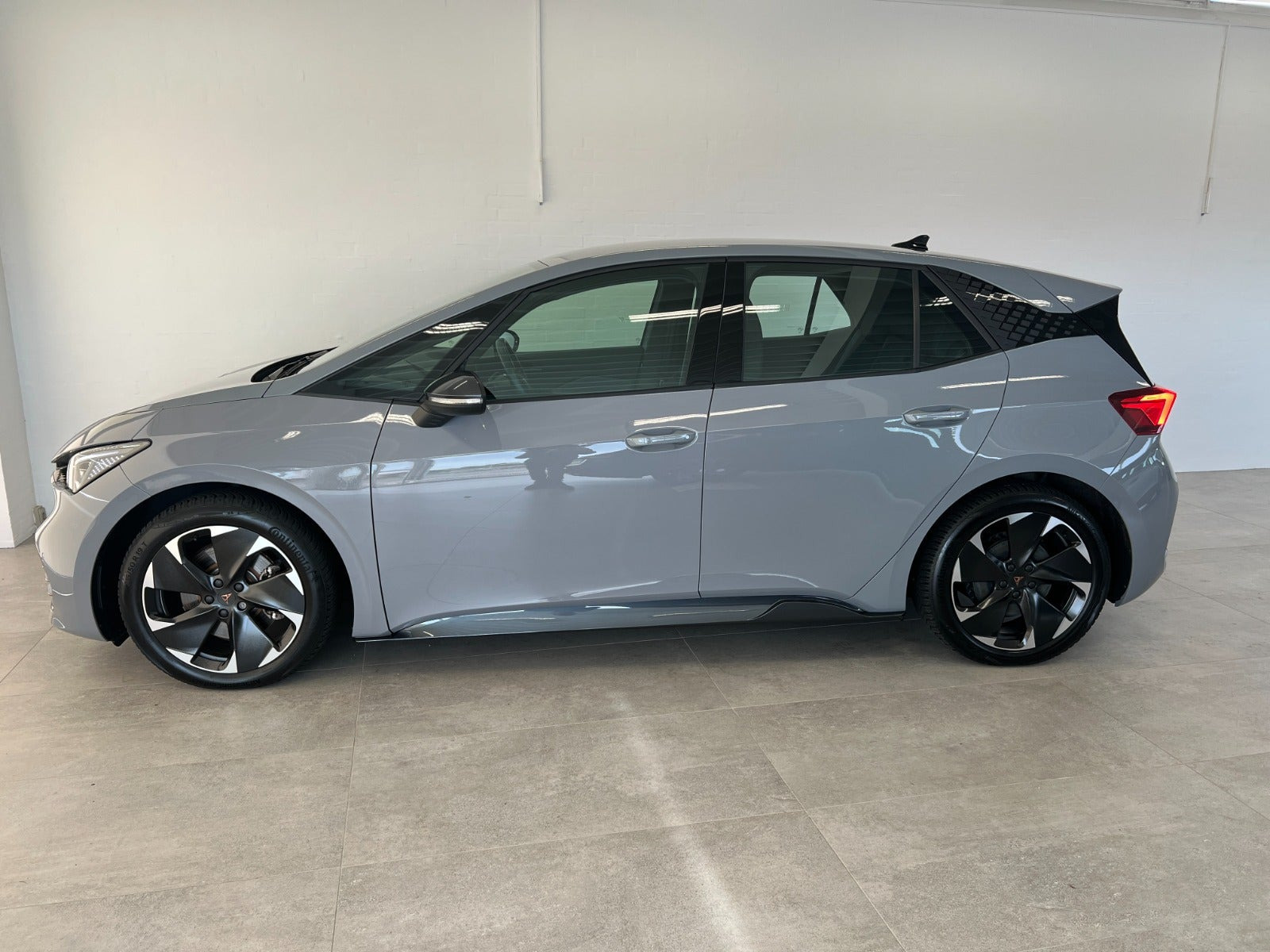 Grå Cupra Born fra 2025
