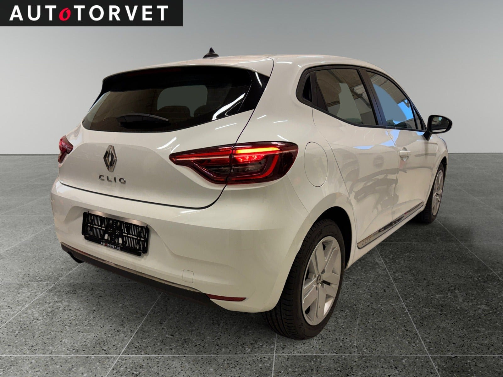 Hvid Renault Clio V fra 2020