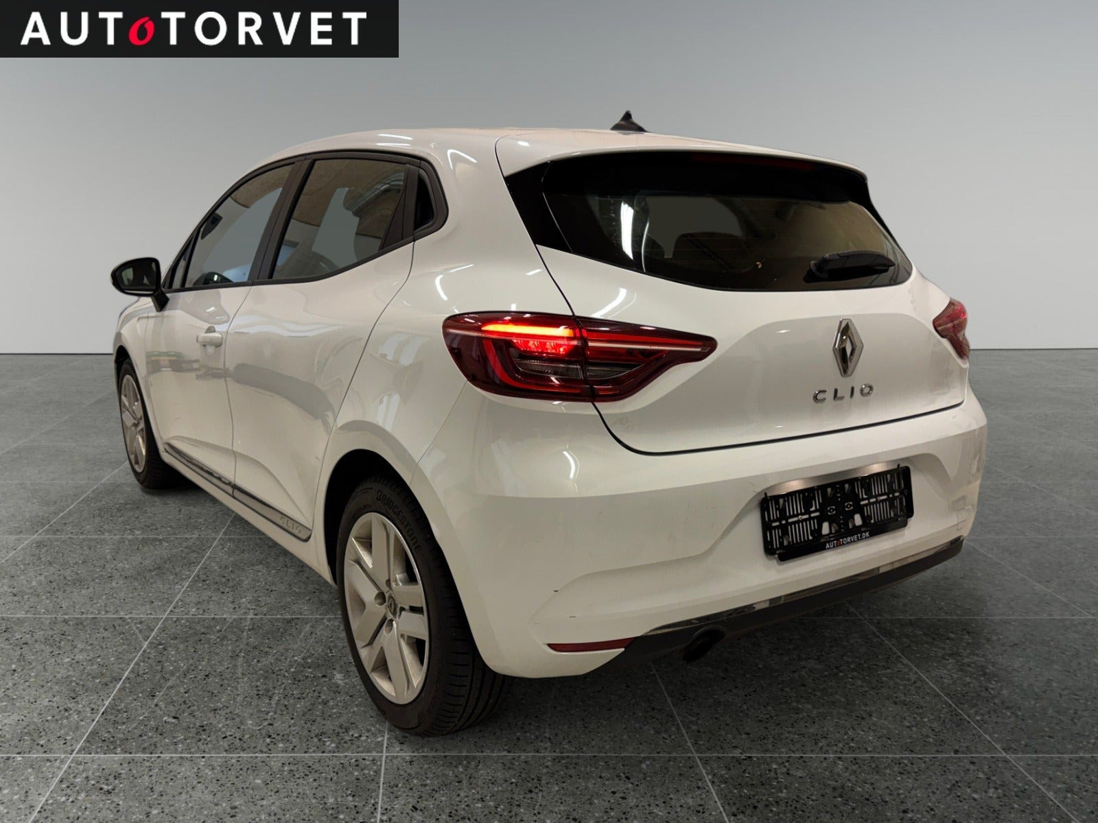 Hvid Renault Clio V fra 2020