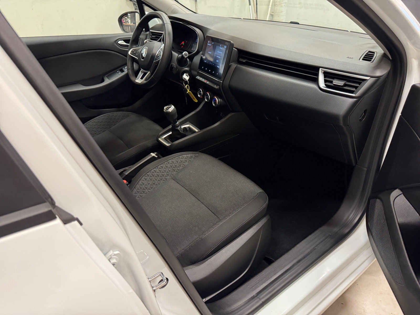 Hvid Renault Clio V fra 2020