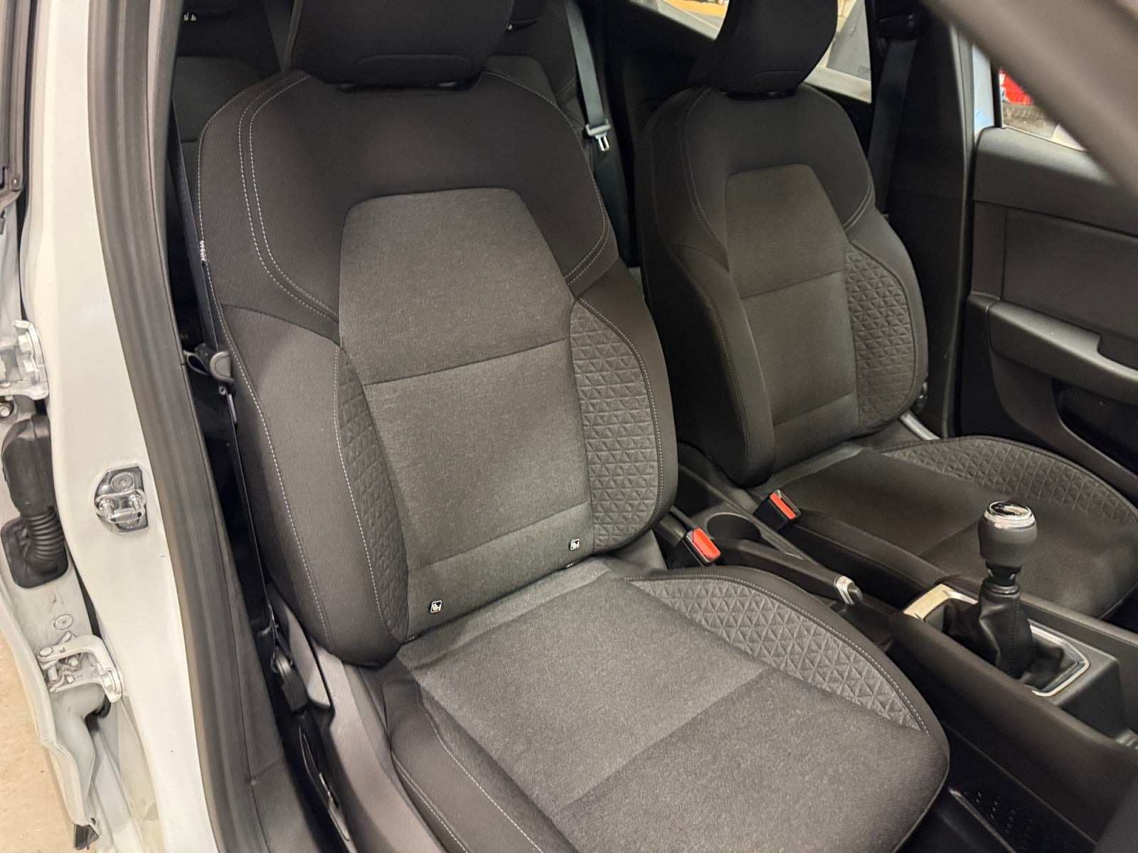Hvid Renault Clio V fra 2020