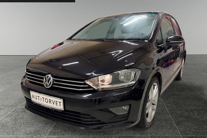Sort VW Golf Sportsvan fra 2016 set udefra