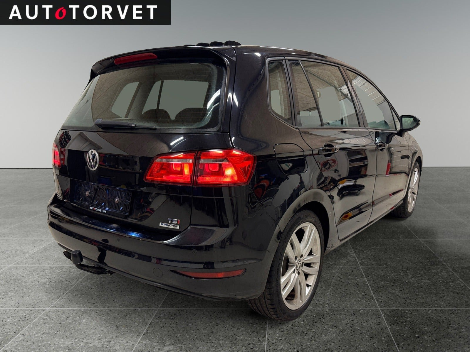 Sort VW Golf Sportsvan fra 2016