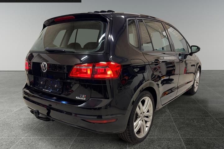 Sort VW Golf Sportsvan fra 2016