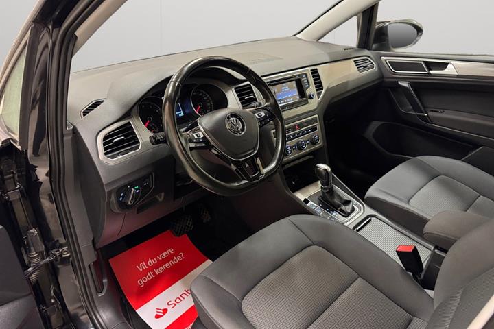 Sort VW Golf Sportsvan fra 2016