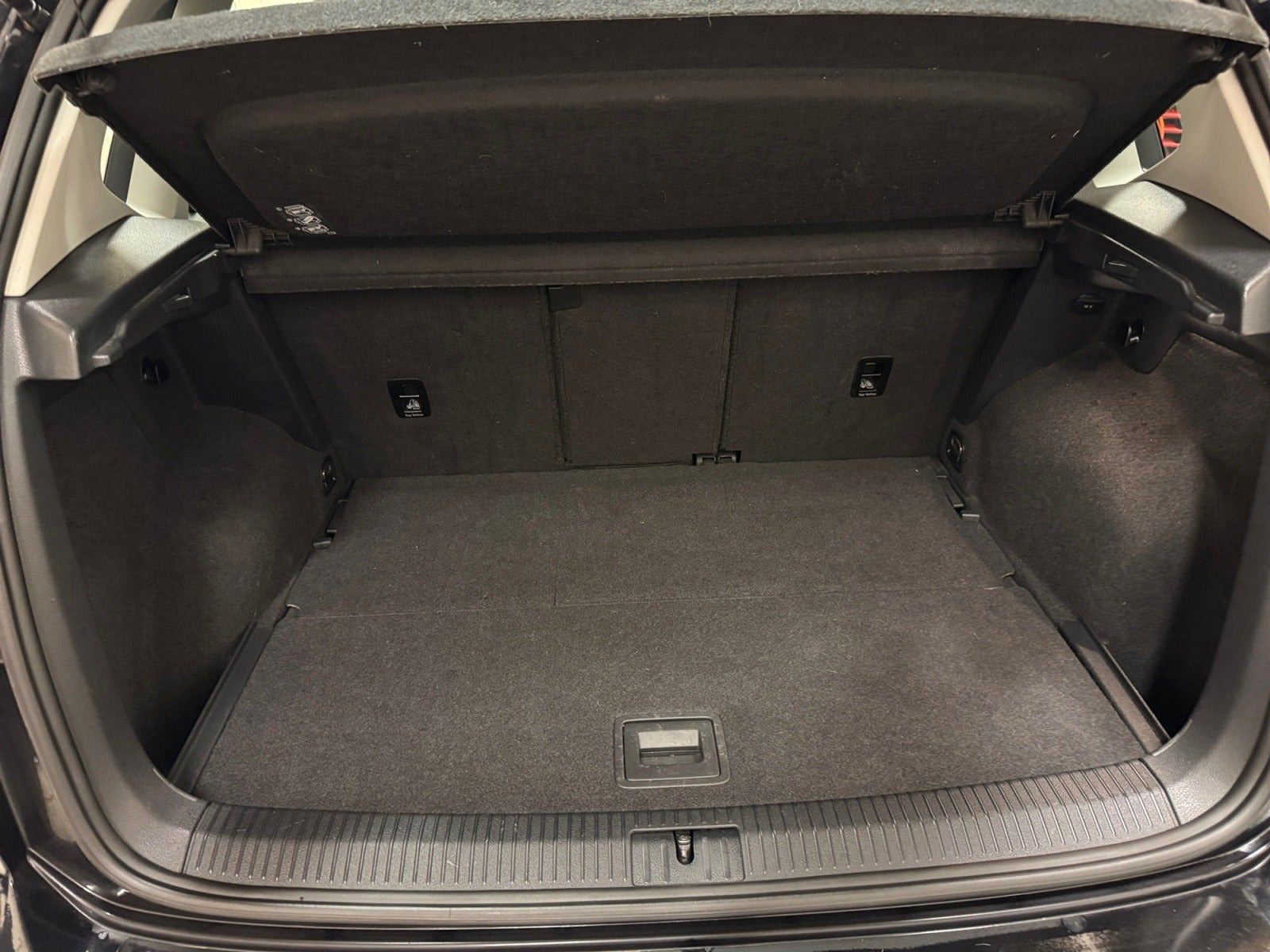 Sort VW Golf Sportsvan fra 2016