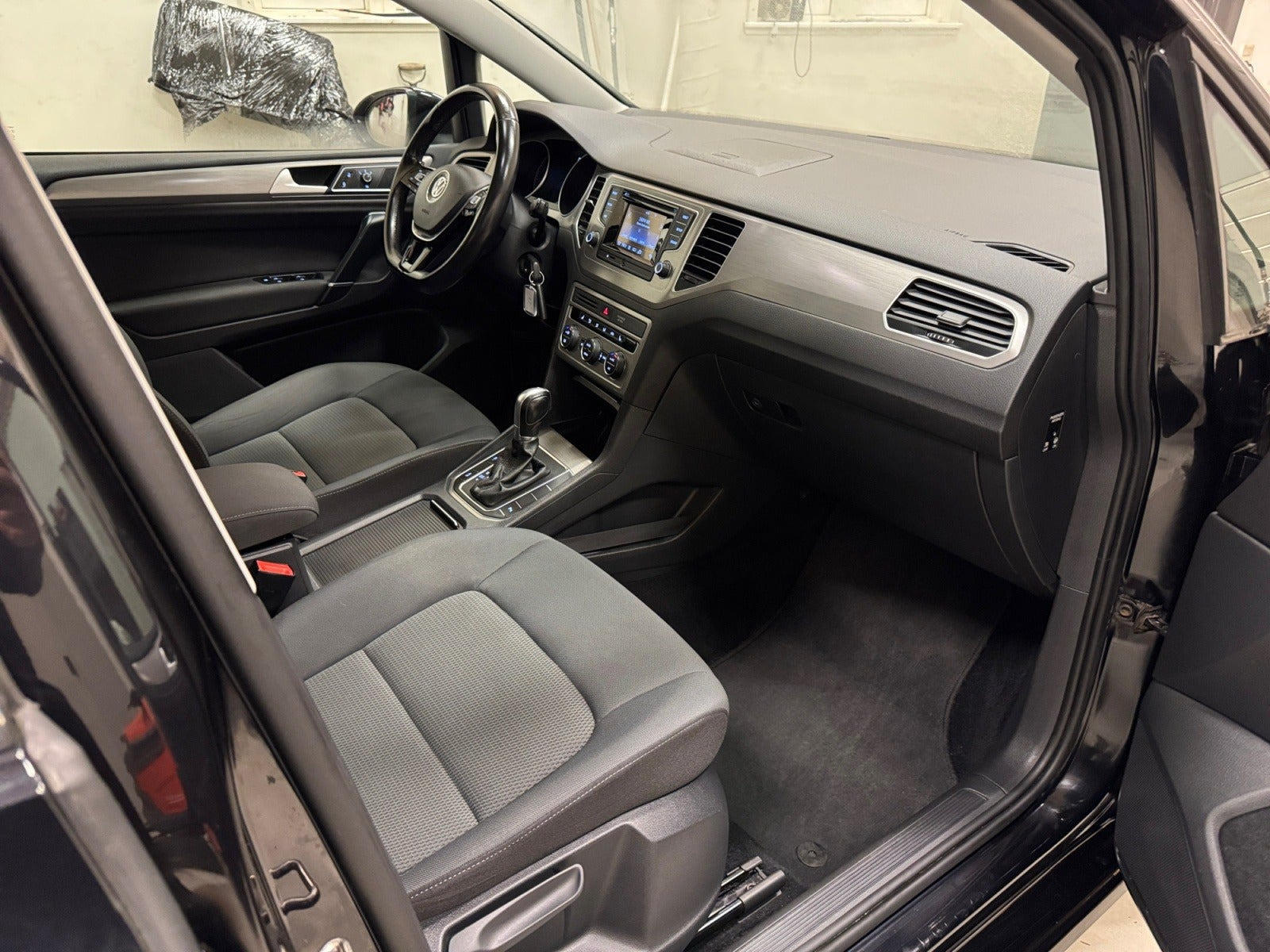 Sort VW Golf Sportsvan fra 2016