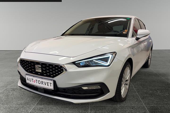 Hvid Seat Leon fra 2020 set udefra