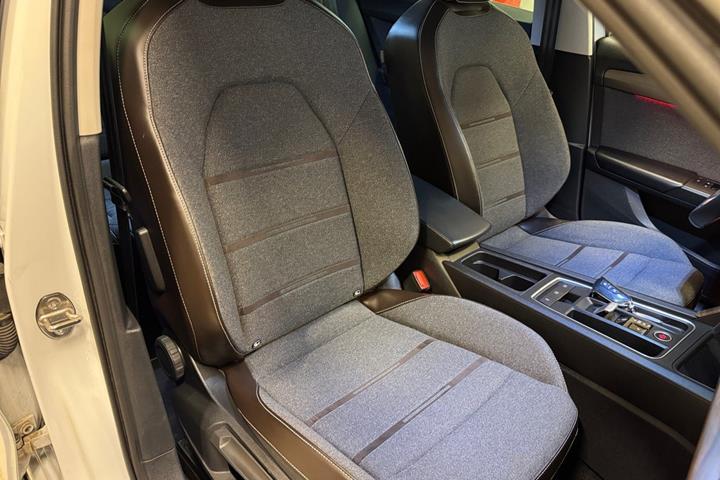 Hvid Seat Leon fra 2020